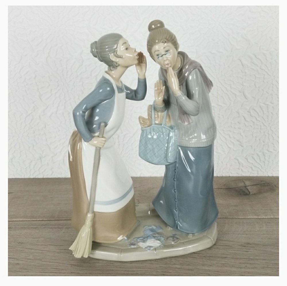 LLADRO The Gossips Retired Sculpture Series